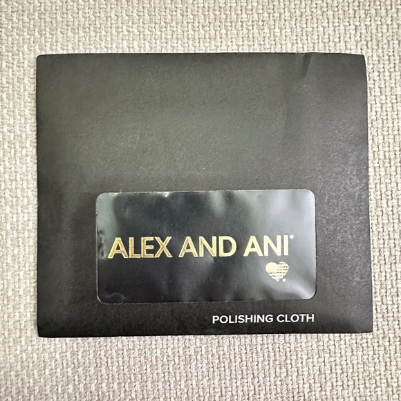 NEW Alex And Ani Jewelry Polishing Cloth - Picture 1 of 3